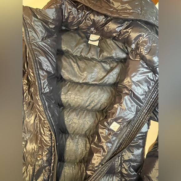 Gently used Nike Sportswear long 550 down fill puffer coat. Missing belt. - Picture 5 of 11